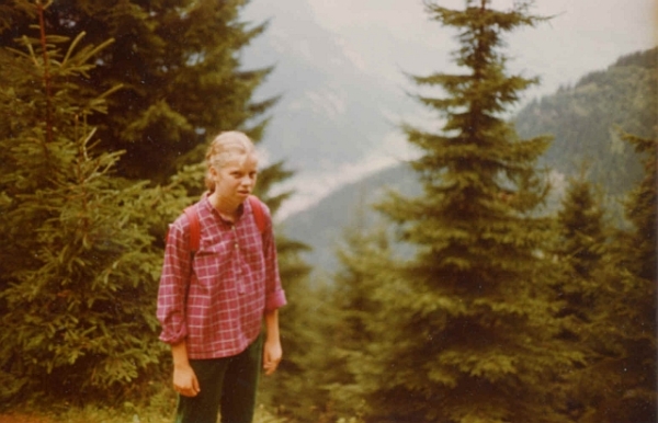 Fräulein Richensa (Mitte) und der Zillertaler Bergwald